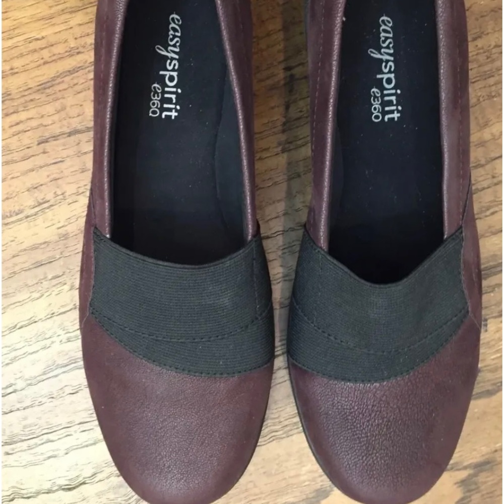 Easy Spirit Women's Caridad Wedge Comfort Size 8.5 Burgundy Wine and Black.